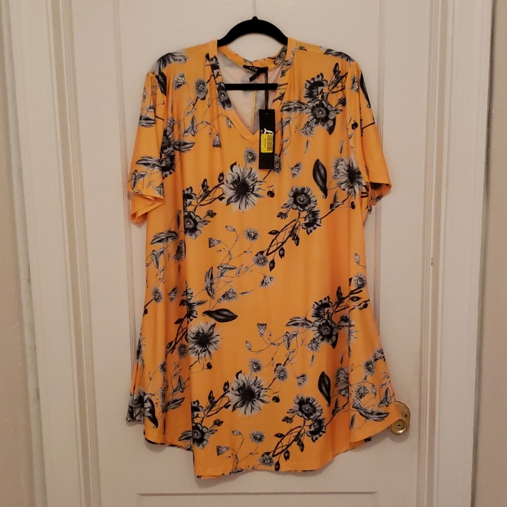 NWT gold/black Lily tunic 4X